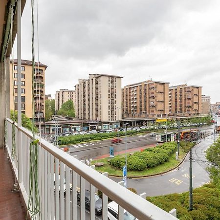 Piazza De Angeli M1 Comfortable Flat With Balcony Milan Exterior photo