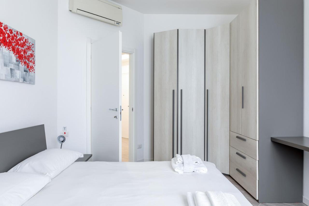 Piazza De Angeli M1 Comfortable Flat With Balcony Milan Exterior photo